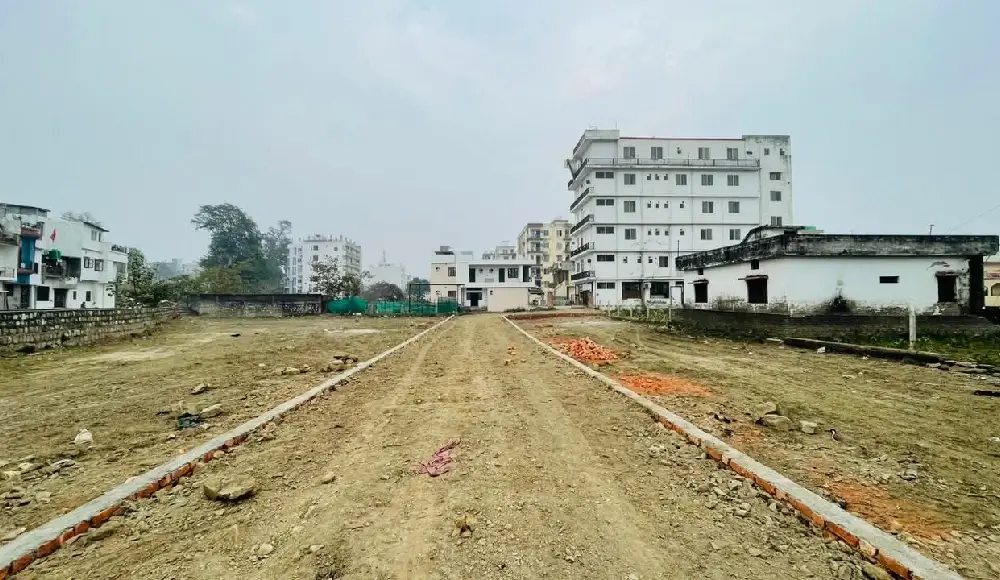 100-150-200-300-sq-yard-plot-in-aam-bag-1