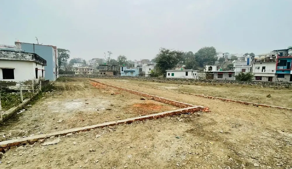 100-150-200-300-sq-yard-plot-in-aam-bag-2