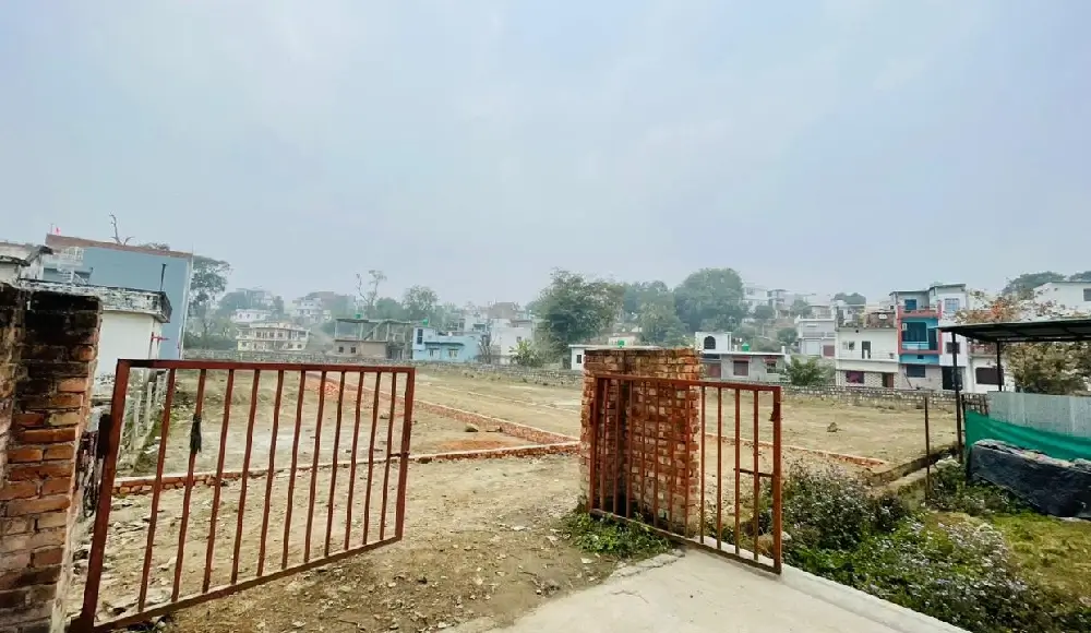 100-150-200-300-sq-yard-plot-in-aam-bag-3