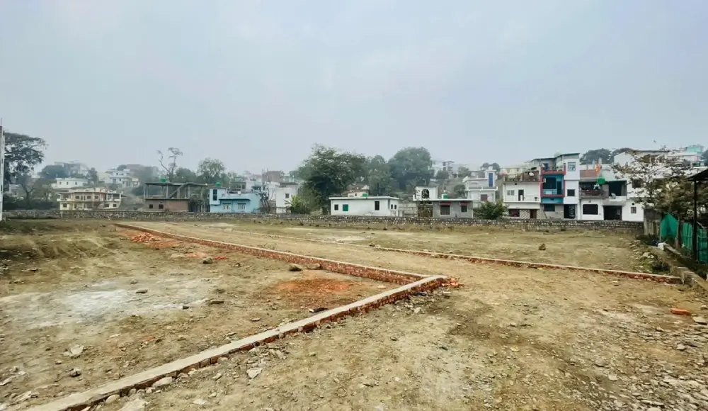 100-150-200-300-sq-yard-plot-in-aam-bag-4