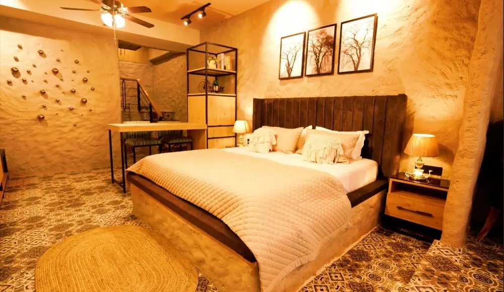 Spatii By The Ganges