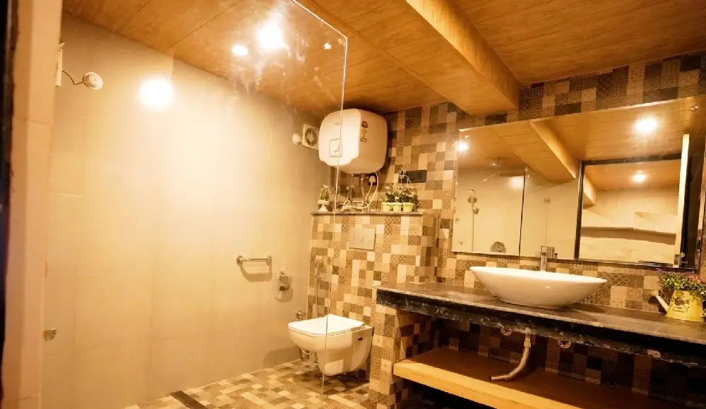 Spatii By The Ganges